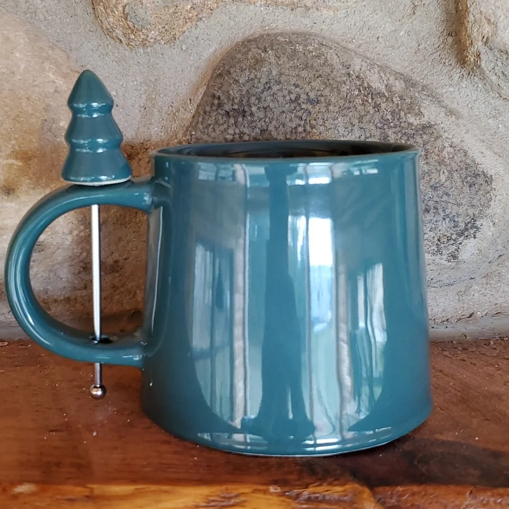 Crate & Barrel Green Sparrow Mug with Christmas Tree Stirrer